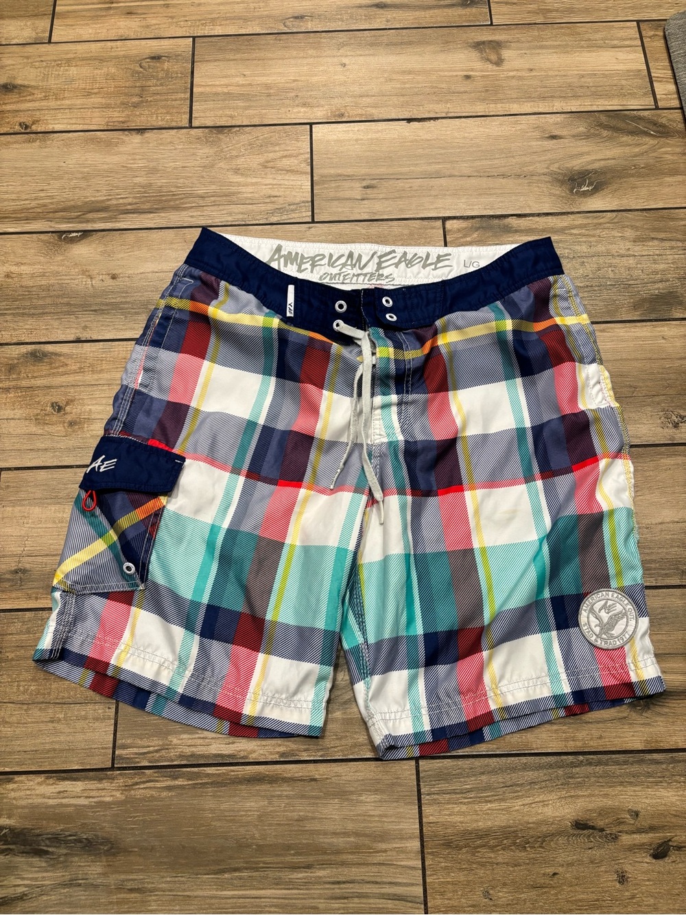 Vintage Y2K American Eagle Plaid Cargo Boardshorts Size Large Multi Color Size L